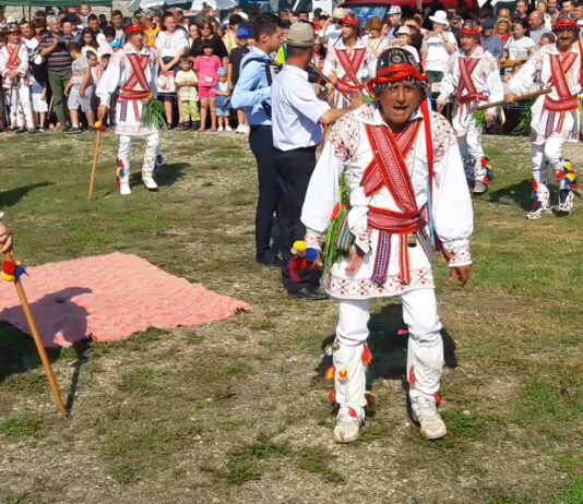 LA DOBROTEASA S-A JUCAT CĂLUȘUL AUTENTIC