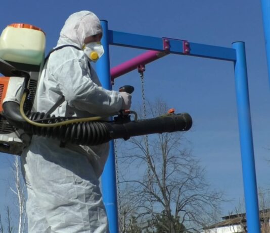 În Slatina se dezinfectează cu soluții sigure