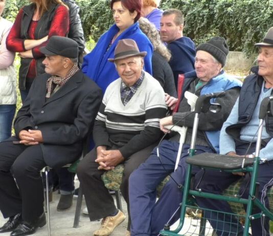 MAI MULŢI BĂTRÂNI ŞI COPII BENEFICIAZĂ DE SERVICII ÎN CENTRE DE ZI