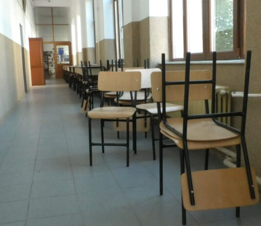 ȘCOLILE RĂMÂN ÎNCHISE