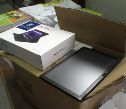 AU VENIT TABLETELE PENTRU ELEVII OLTENI