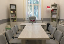 UCRAINENII ÎNVAȚĂ LIMBA ROMÂNĂ LA CRUCEA ROȘIE