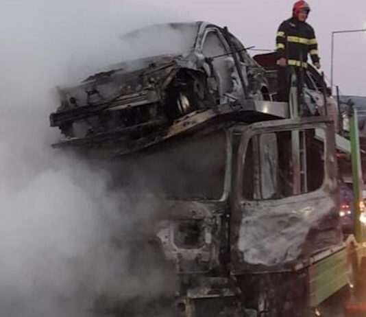 INCENDIU DE PROPORȚII PE DeX 12