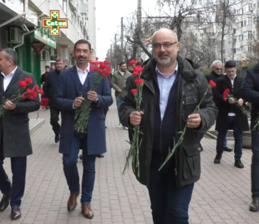 PRIMĂVARA A FOST VESTITĂ CU FLORI ROȘII