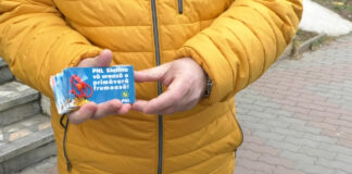 LIBERALII AU OFERIT MĂRŢIŞOARE DE 1 MARTIE