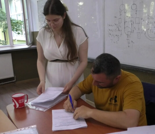 VOLUNTARI ÎN TIMPUL GREVEI