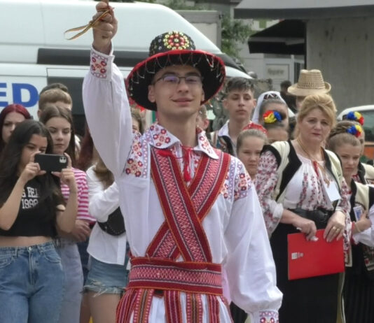 CĂLUȘARII LA POARTA ISJ