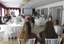 ÎȘI CREEAZĂ VIITORUL