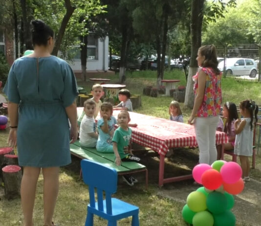 LA GRĂDI ȘI ÎN VACANȚĂ