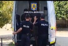 TINERI REȚINUȚI DE POLIȚIȘTI PENTRU LIPSIRE DE LIBERTATE ÎN MOD ILEGAL ȘI VIOLARE DE DOMICILIU