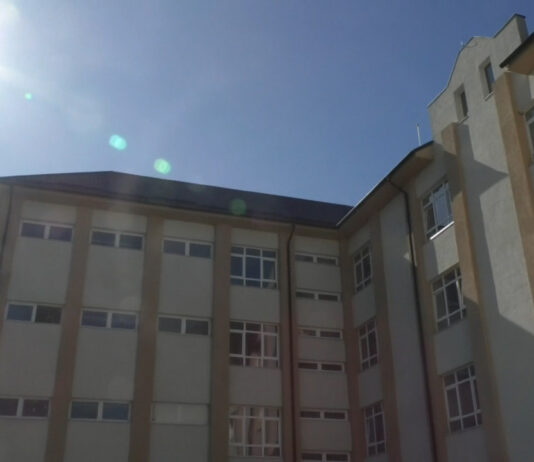 LA ECONOMIC SE ÎNVAȚĂ ÎNTR-O CLĂDIRE NOUĂ