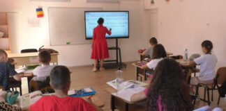 ȘCOALĂ SMART LA GĂVĂNEȘTI