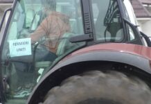 SUTE DE TRACTOARE ÎN PROTESTUL DIN SLATINA