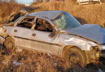 S-A RĂSTURNAT CU MAŞINA, BILANŢUL UN MORT ŞI 3 RĂNIŢI