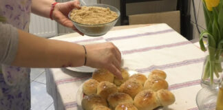 MUCENICII vs 44 PAHARE CU VIN