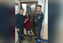 Jandarmii bălșeni i-au înapoiat unei femei portofelul pierdut