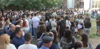 DECENȚI DAR ÎN TREND, LA ȘCOALĂ