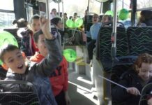 CĂLĂTORIA CU AUTOBUZUL, EXPERIENȚĂ INEDITĂ PENTRU COPII