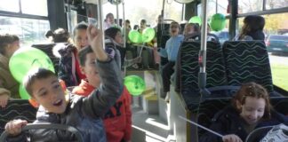CĂLĂTORIA CU AUTOBUZUL, EXPERIENȚĂ INEDITĂ PENTRU COPII