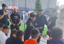 Polițiștii olteni previn traficul de droguri, absenteismul școlar și delicvența juvenilă comunicând cu tinerii