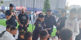 Polițiștii olteni previn traficul de droguri, absenteismul școlar și delicvența juvenilă comunicând cu tinerii