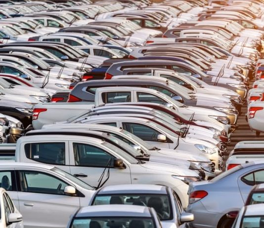 Fraudă de peste 1 milion de lei în domeniul comerțului cu autoturisme second hand