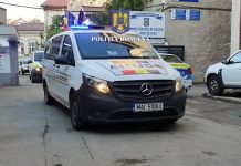 BĂRBAŢI DIN SLATINA, REŢINUŢI PENTRU FURT DIN MAGAZINE