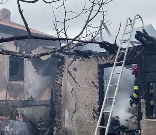 Incendiu in comuna Carlogani