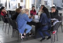 SUTE DE LOCURI DE MUNCĂ PENTRU PERSOANELE FĂRĂ STUDII