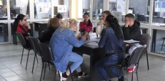 SUTE DE LOCURI DE MUNCĂ PENTRU PERSOANELE FĂRĂ STUDII