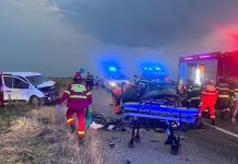 4 PERSOANE IMPLICATE ÎNTR-UN ACCIDENT, TRANSPORTATE LA SPITAL