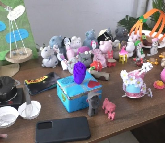 ÎN „SĂPTĂMÂNA VERDE”, AU CONFECȚIONAT JUCĂRII DIN MATERIALE RECICLABILE