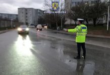 URMĂRIT PE STRĂZILE DIN SLATINA ȘI ÎNCĂTUȘAT, ȘOFERUL SE DECLARĂ AGRESAT