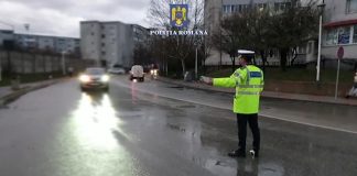 URMĂRIT PE STRĂZILE DIN SLATINA ȘI ÎNCĂTUȘAT, ȘOFERUL SE DECLARĂ AGRESAT