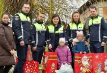 POLIȚIȘTII DIN OLT, MESAGERI AI BUCURIEI PENTRU COPII, ÎN PRAG DE SĂRBĂTORI