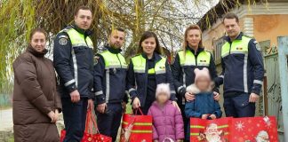 POLIȚIȘTII DIN OLT, MESAGERI AI BUCURIEI PENTRU COPII, ÎN PRAG DE SĂRBĂTORI