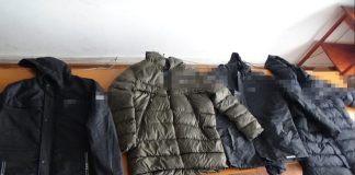 Articole vestimentare, susceptibile a fi contrafăcute, descoperite într-un târg din județul Olt