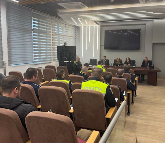 ÎNTÂLNIRE DE LUCRU PE TEMA VIOLENȚEI DOMESTICE LA IPJ OLT