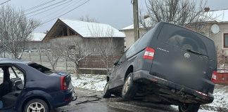 EVENIMENT RUTIER SOLDAT CU UN DECES ȘI 4 RĂNIȚI