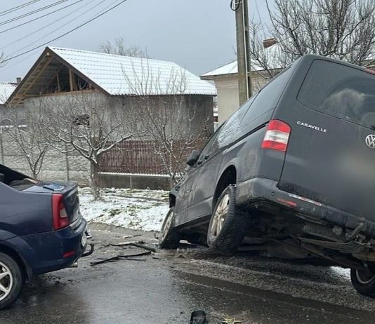 EVENIMENT RUTIER SOLDAT CU UN DECES ȘI 4 RĂNIȚI
