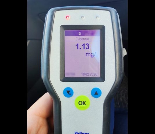 ȘOFER BEAT, A INTRAT ÎN COLIZIUNE CU UN AUTOTURISM STAȚIONAT