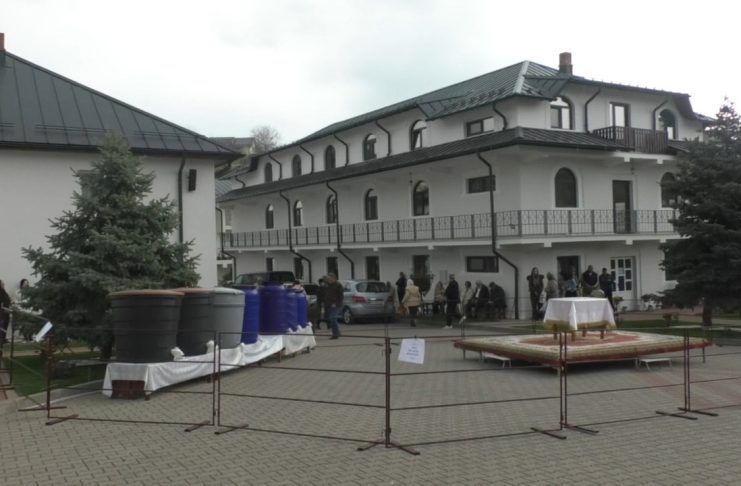 IZVORUL TĂMĂDUIRII, ZIUA ÎN CARE SE SFINȚESC APELE