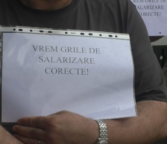 PROTEST PENTRU SALARII ECHITABILE LA CASA DE PENSII OLT
