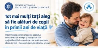 Tot mai mulți tați aleg să fie alături de copii în primii ani de viață