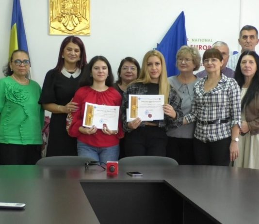 DOUĂ ELEVE PREMIATE DE ISJ OLT, PENTRU NOTA 10 LA BAC