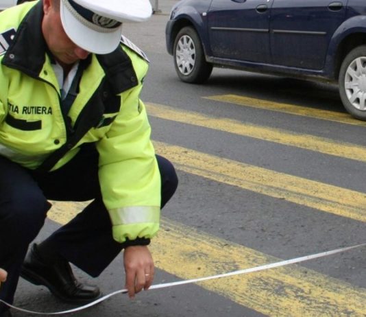 PIETONII NU MAI POT TRAVERSA ÎN SIGURANŢĂ, NICI PE TRECERE
