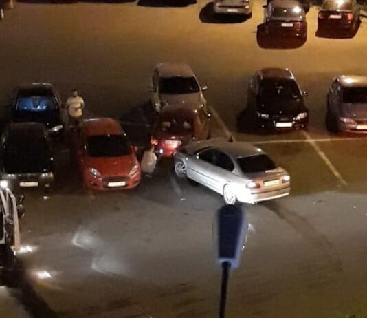 CINCI MAȘINI DISTRUSE DINTR-O LOVITURĂ