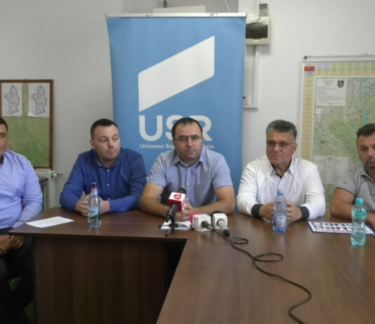 USR ÎȘI ÎNTĂREȘTE ECHIPA