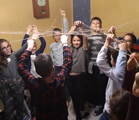 PESTE 1000 DE COPII S AU CONECTAT LIVE, LA O ORĂ PRESTABILITĂ