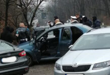 CINCI POLIȚIȘTI REȚINUȚI